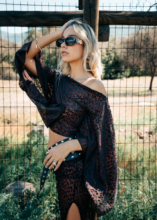 Top capa animal print malla by Cate Ceccarelli