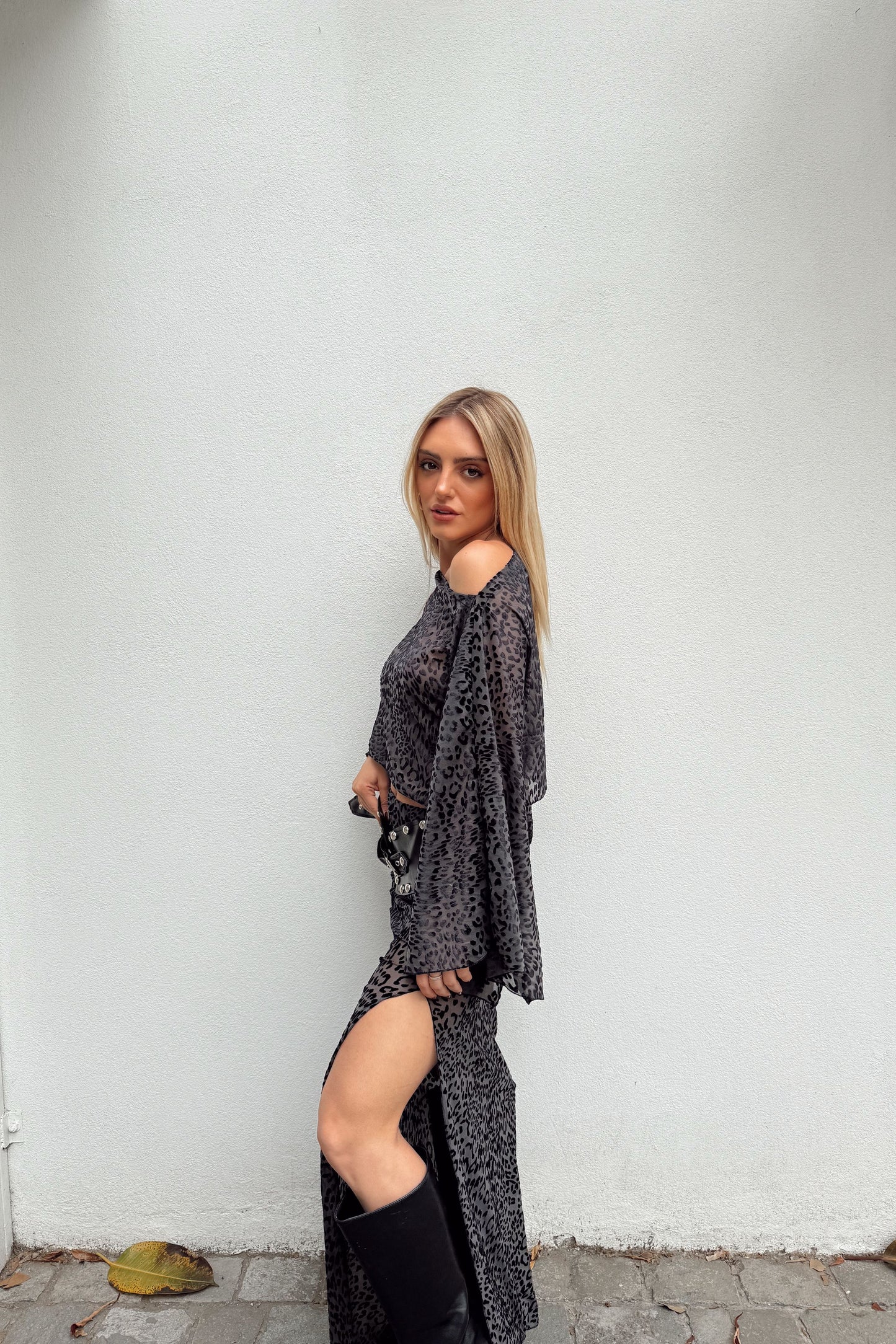 Falda animal print black (incluye cinturón)