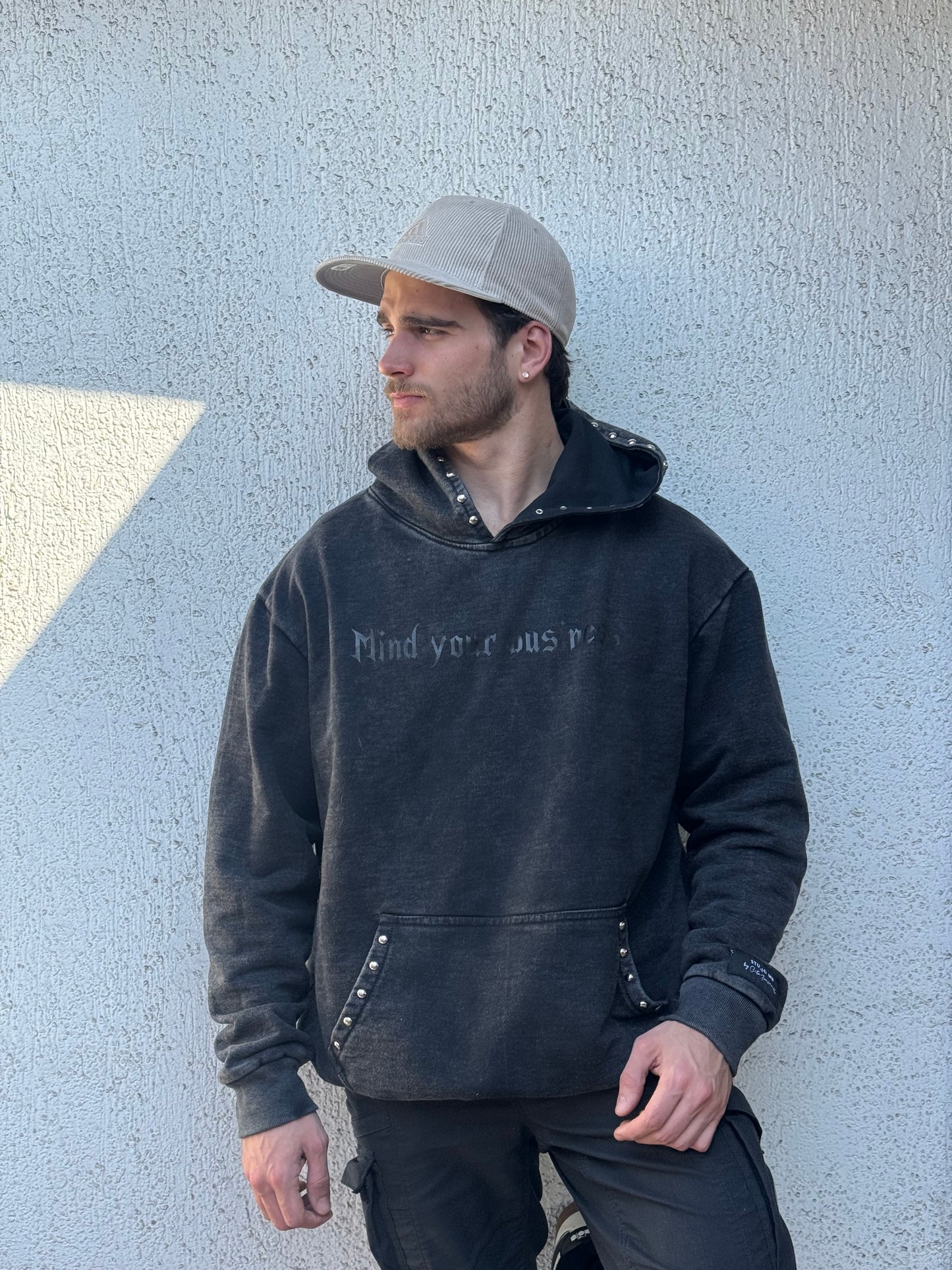 Hoodie gastado by Cate Ceccarelli
