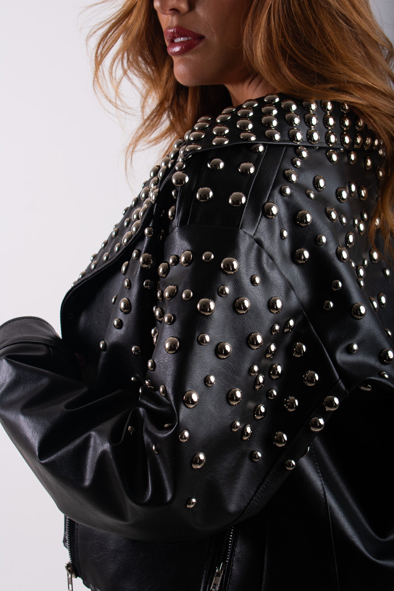 Chaqueta biker full tachas by Gala